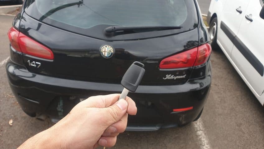 alfaRomeo1472010keyonly image