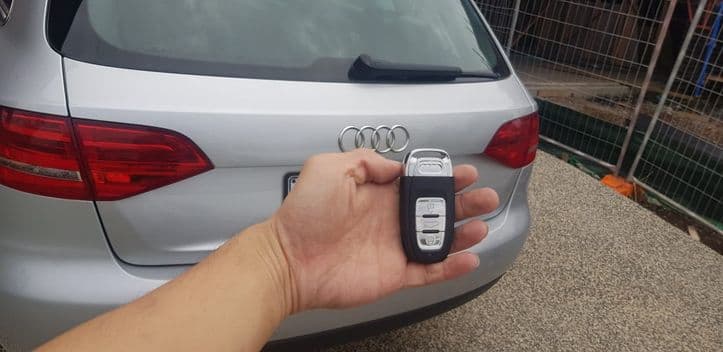 audi_a4_2010_remote_key image
