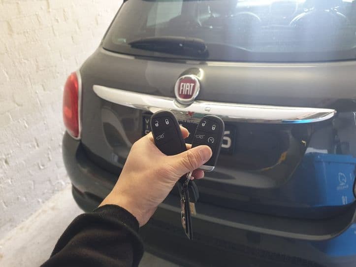 fiat 500x 2017 remote key image