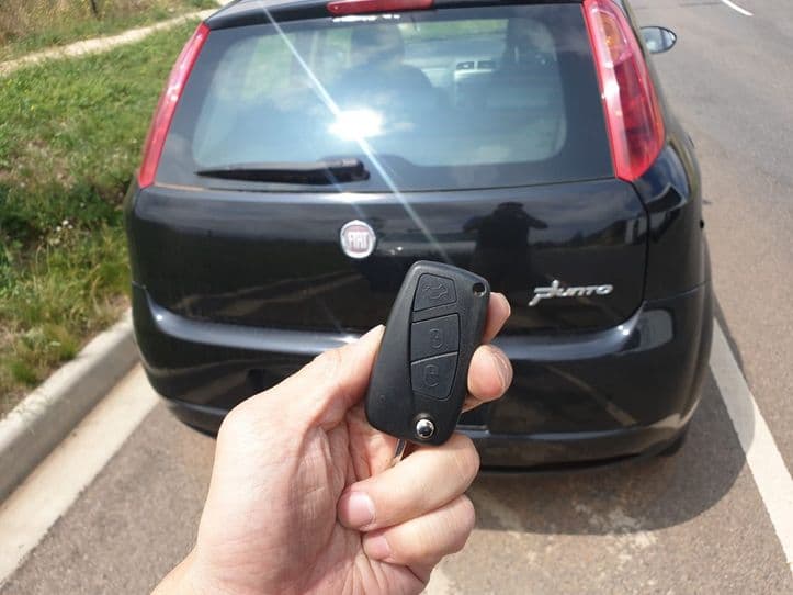 fiat punto 2009 remote key image