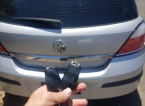 holden astra 2005 remote key image