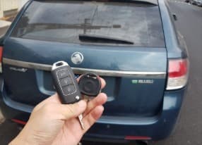 holden ve commodore 2009 remote key image