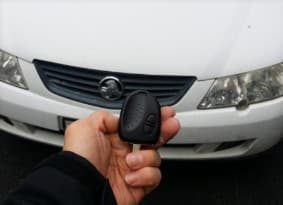 holden vy commodore remote key image