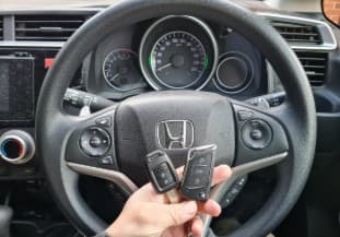 honda hrv 2018 remote key image