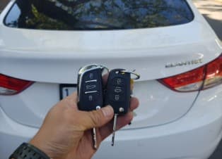 hyundai elantra 2012 remote key image