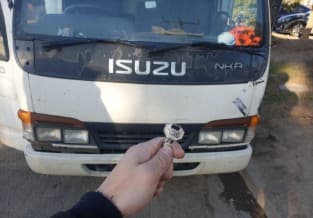 isuzu truck npr 2005 image