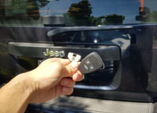 jeep cherokee 2012 remote key image