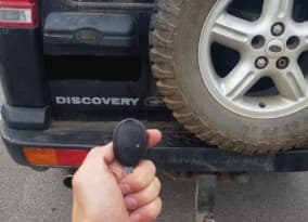 land rover discovery 2 2003 remote key image