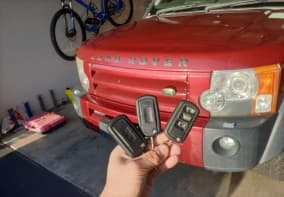 land rover discovery 3 2009 remote key image