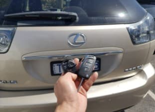lexus rx330 2004 remote key image