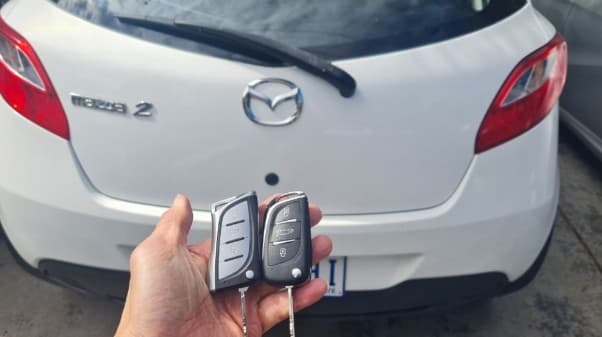 mazda 2 remote key image