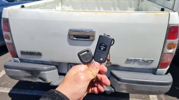 mazda bt50 2009 remote key image