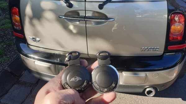 mini cooper 2008 remote key image