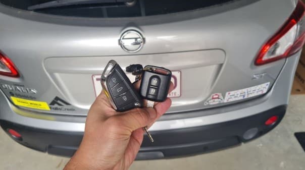 nissan dualis 2014 remote key image