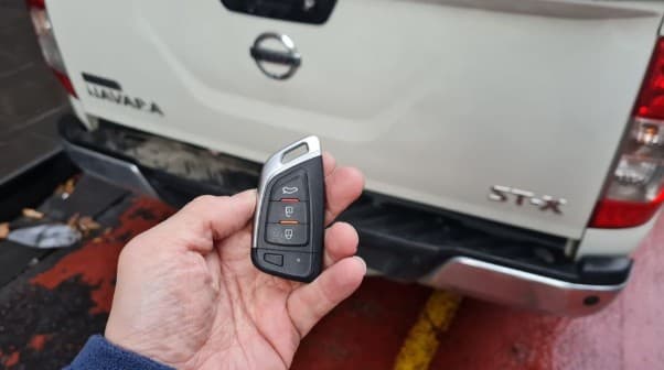 nissan navara 2019 smart key image