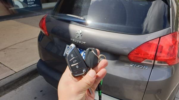 peugeot 2008 2015 remote key image