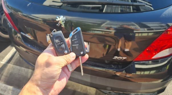 peugeot 207 2012 remote key image