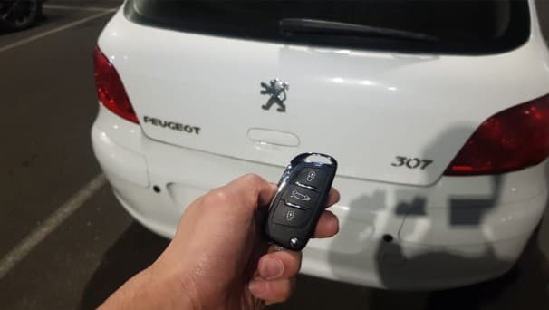 peugeot 307 2009 remote key image