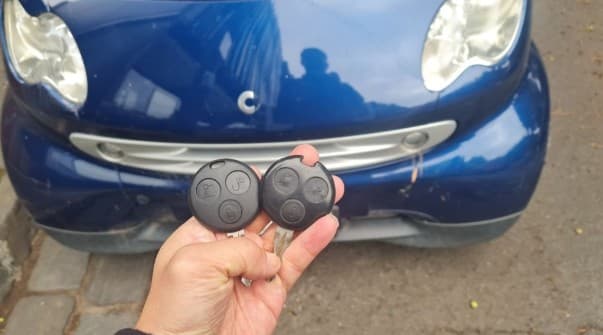 smart fortwo 2004 remote key image