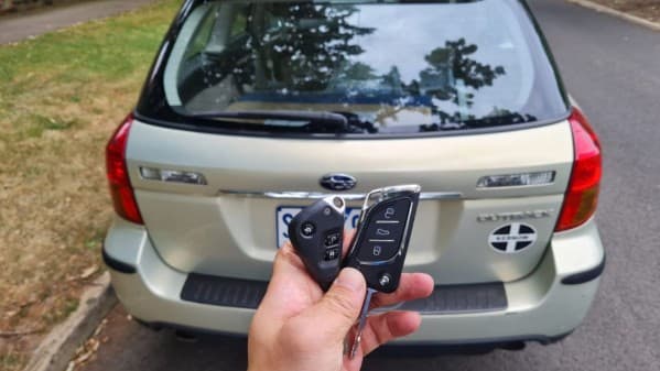 subaru outback 2008 remote key image