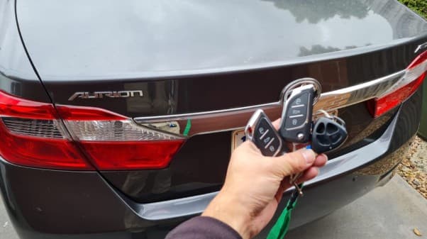 toyota aurion 2014 remote key image