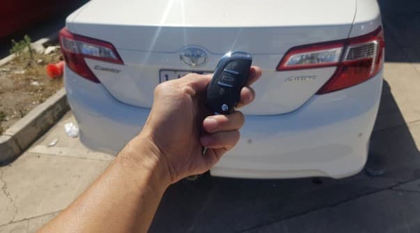 toyota camry 2009 remote key image