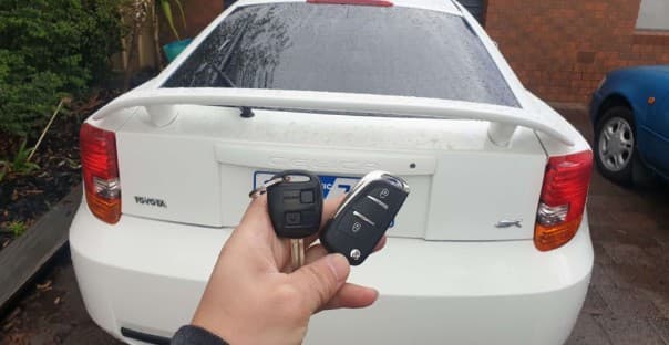 toyota celica remote key image
