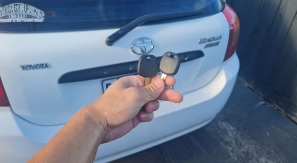 toyota corolla 2002 key only image
