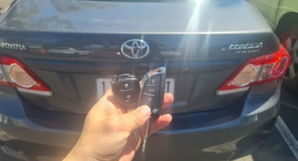 toyota corolla 2009 remote key image
