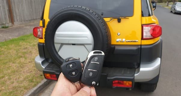 toyota fj cruiser 2012 remote key image