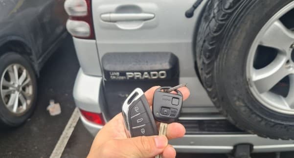 toyota prado 2007 remote key image
