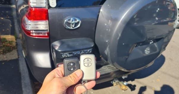 toyota prado 2013 smart key image