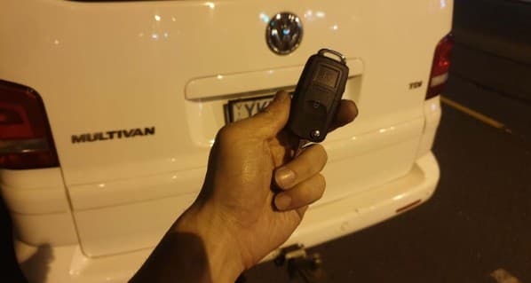 vw multivan 2011 remote key image